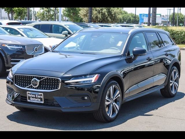 2024 Volvo V60 Cross Country Plus