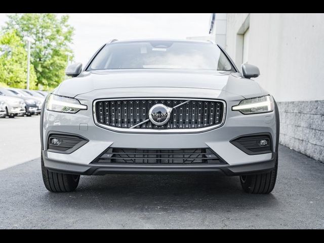 2024 Volvo V60 Cross Country Plus