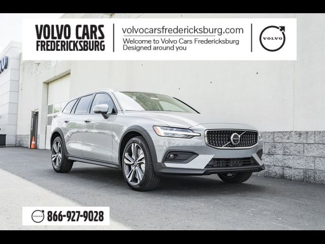 2024 Volvo V60 Cross Country Plus