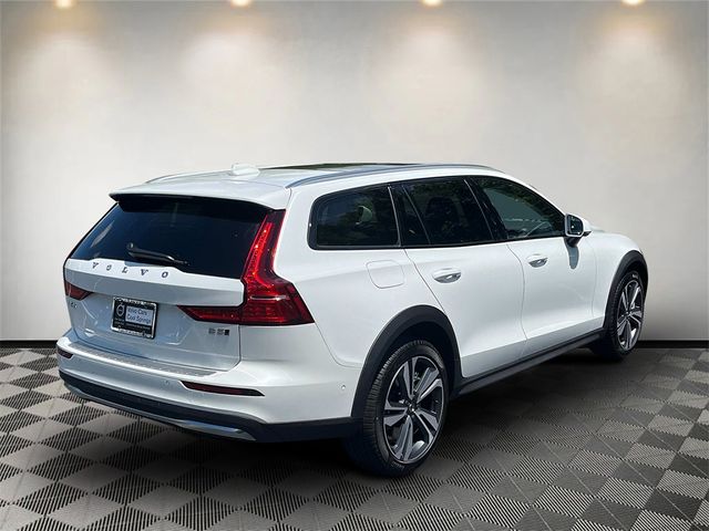 2024 Volvo V60 Cross Country Plus