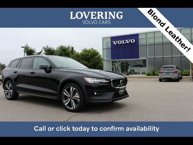 2024 Volvo V60 Cross Country Plus