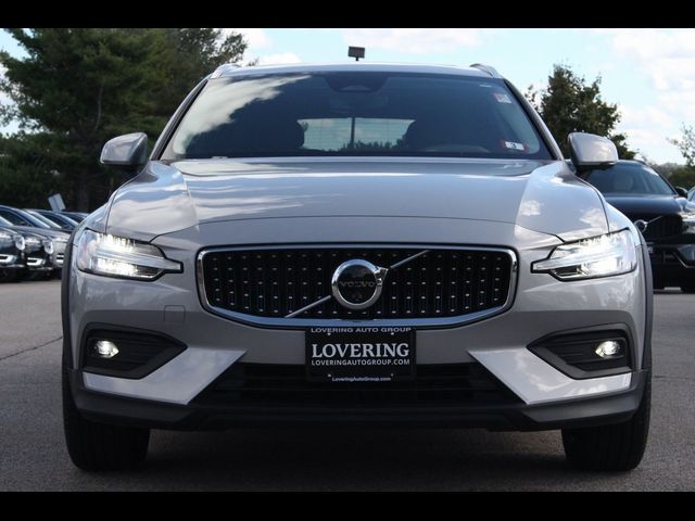 2024 Volvo V60 Cross Country Plus