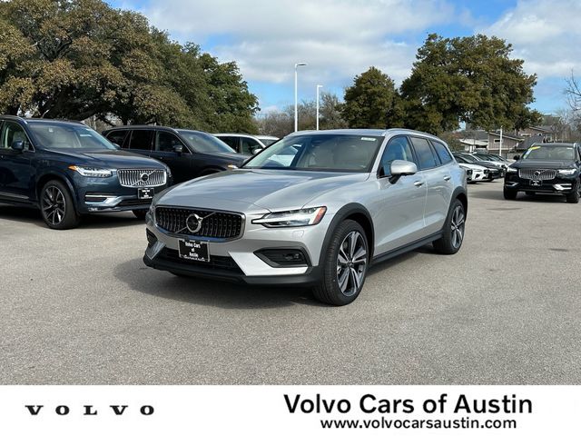 2024 Volvo V60 Cross Country Plus