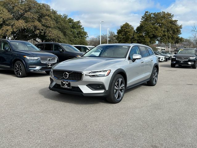 2024 Volvo V60 Cross Country Plus