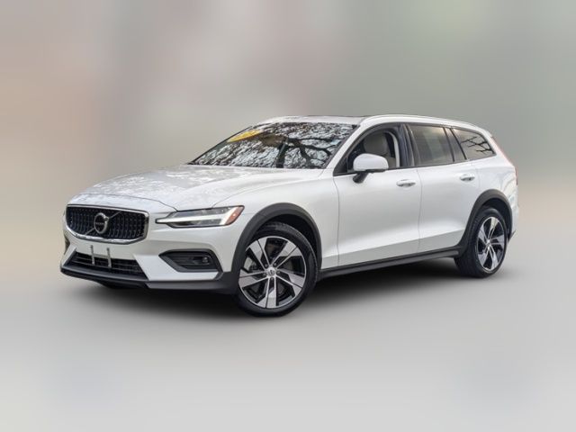 2024 Volvo V60 Cross Country Plus