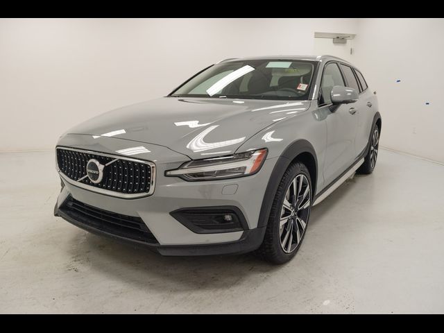 2024 Volvo V60 Cross Country Ultimate