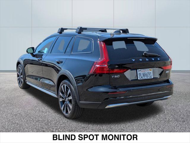 2024 Volvo V60 Cross Country Ultimate