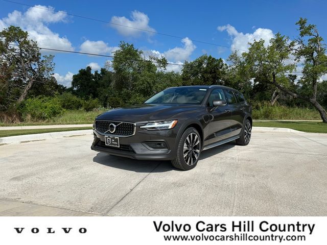 2024 Volvo V60 Cross Country Ultimate