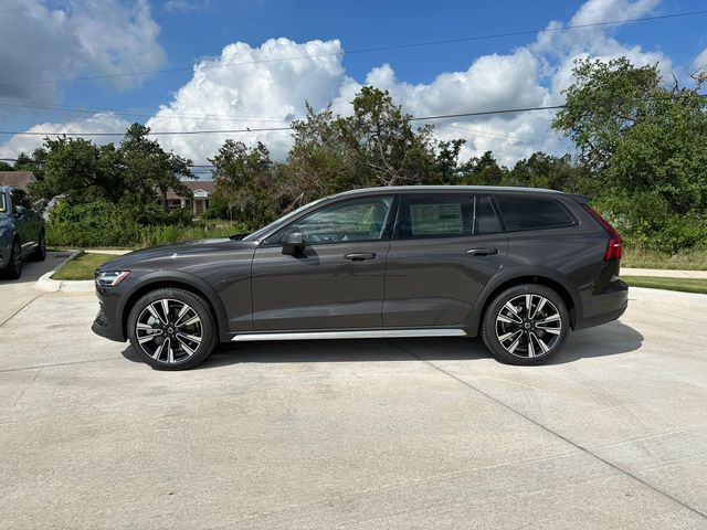 2024 Volvo V60 Cross Country Ultimate