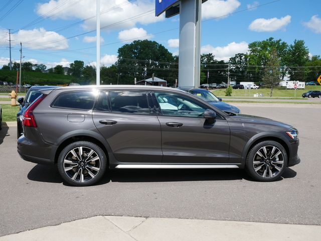 2024 Volvo V60 Cross Country Ultimate