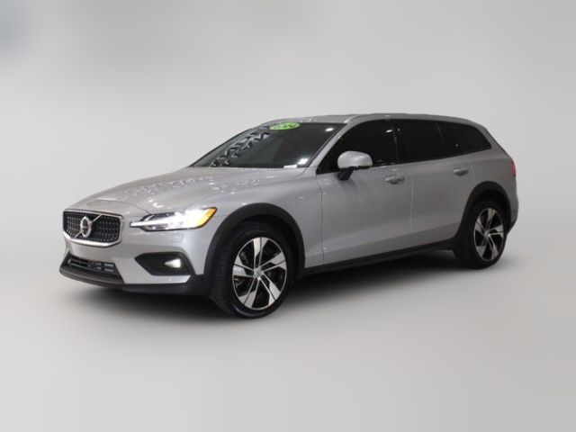 2024 Volvo V60 Cross Country Plus