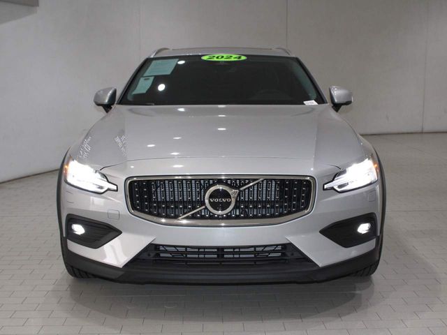2024 Volvo V60 Cross Country Plus
