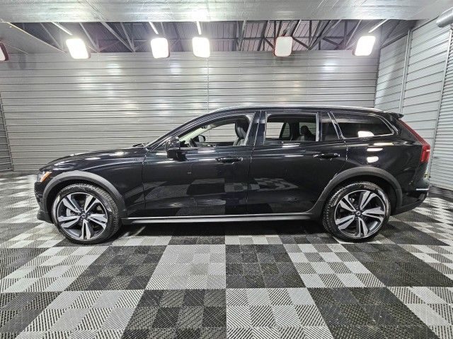 2024 Volvo V60 Cross Country Plus