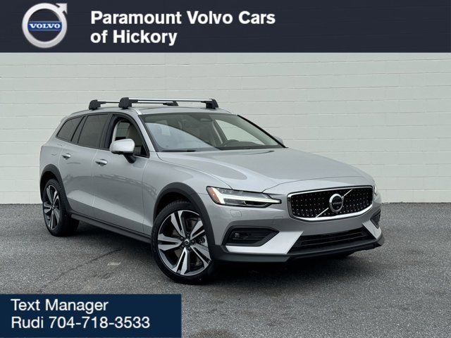 2024 Volvo V60 Cross Country Plus