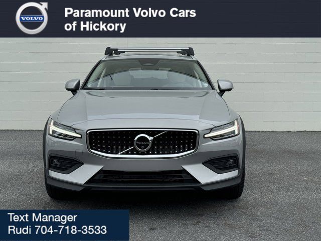 2024 Volvo V60 Cross Country Plus