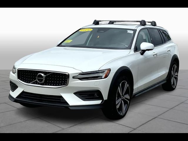 2024 Volvo V60 Cross Country Plus