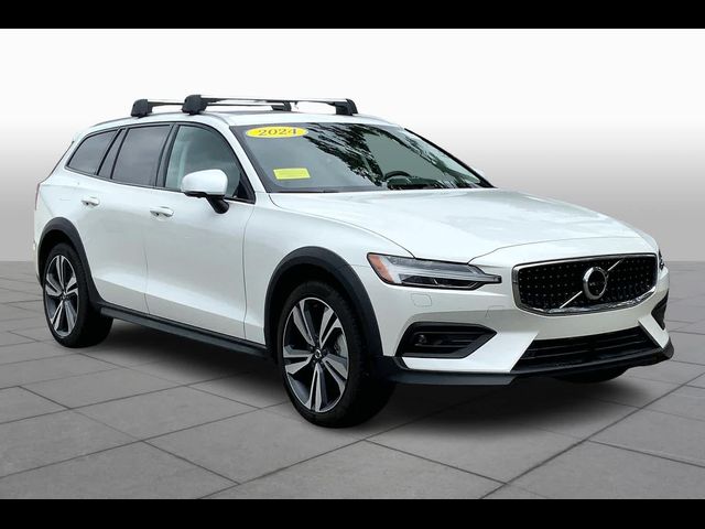 2024 Volvo V60 Cross Country Plus