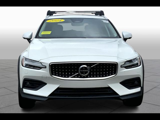 2024 Volvo V60 Cross Country Plus