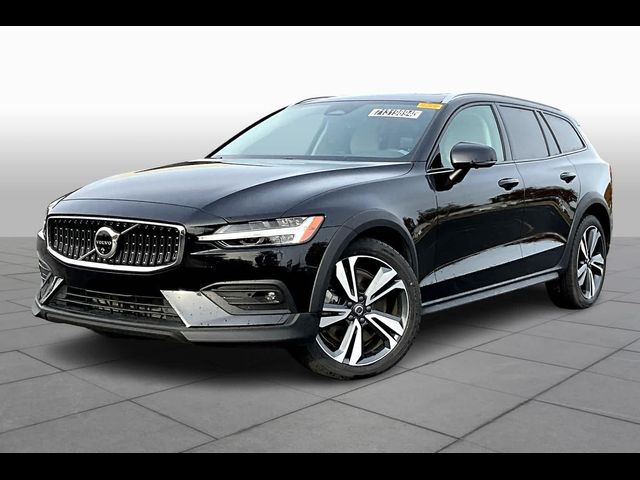 2024 Volvo V60 Cross Country Plus