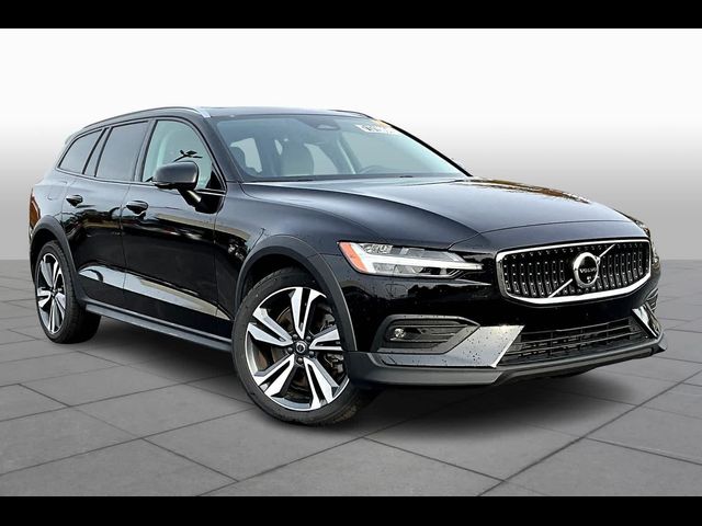 2024 Volvo V60 Cross Country Plus