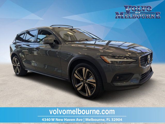 2024 Volvo V60 Cross Country Plus