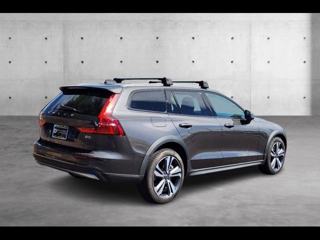 2024 Volvo V60 Cross Country Plus