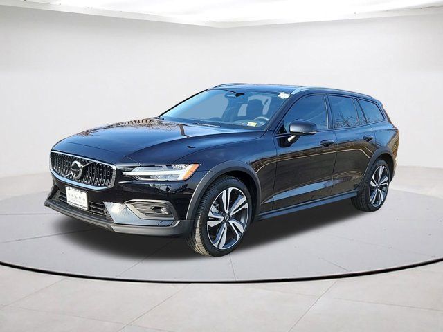 2024 Volvo V60 Cross Country Plus