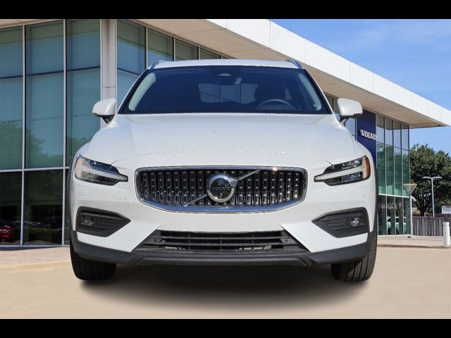 2024 Volvo V60 Cross Country Plus