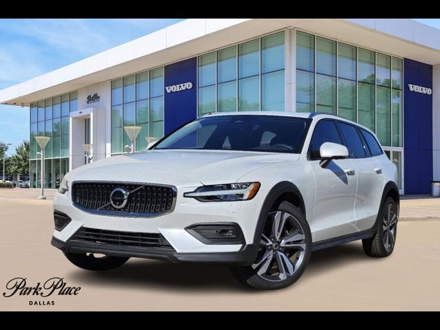 2024 Volvo V60 Cross Country Plus