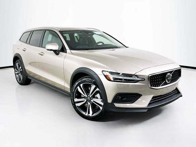 2024 Volvo V60 Cross Country Plus