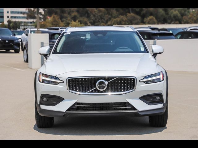 2024 Volvo V60 Cross Country Plus