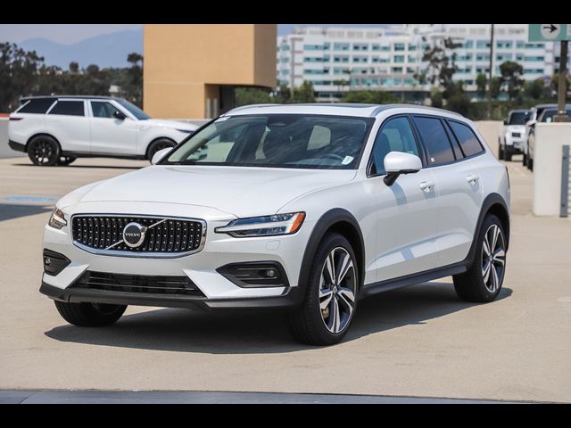 2024 Volvo V60 Cross Country Plus