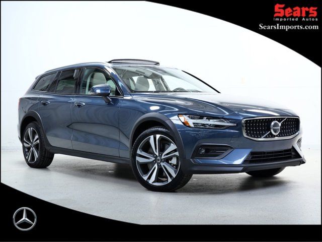 2024 Volvo V60 Cross Country Plus