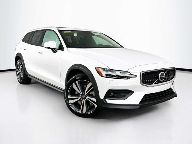 2024 Volvo V60 Cross Country Plus