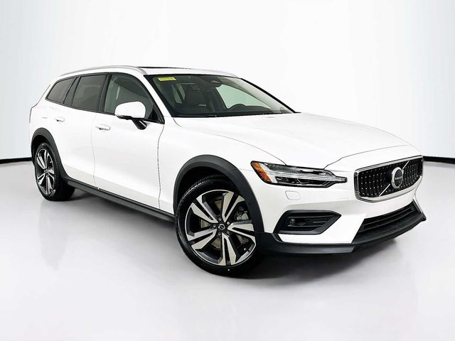 2024 Volvo V60 Cross Country Plus