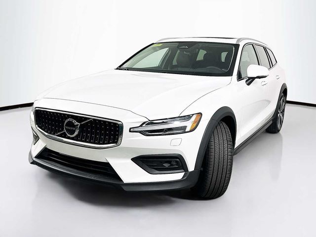 2024 Volvo V60 Cross Country Plus