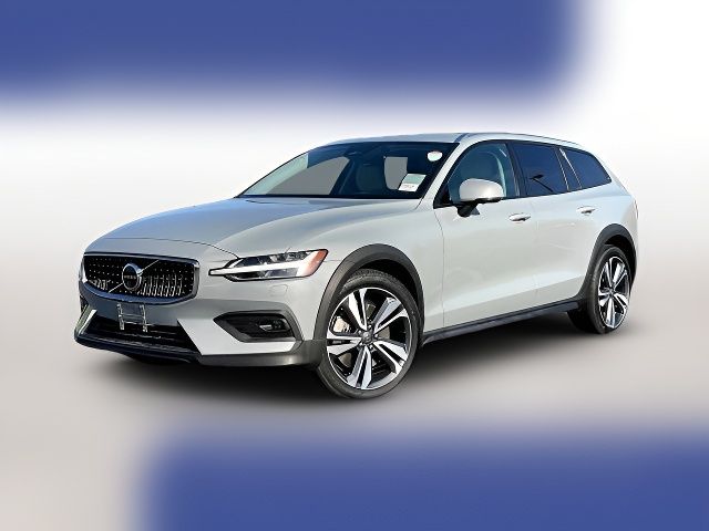 2024 Volvo V60 Cross Country Plus