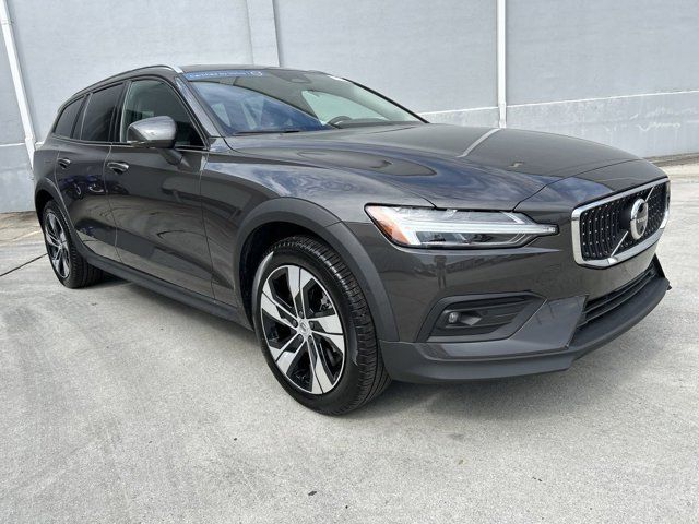 2024 Volvo V60 Cross Country Plus