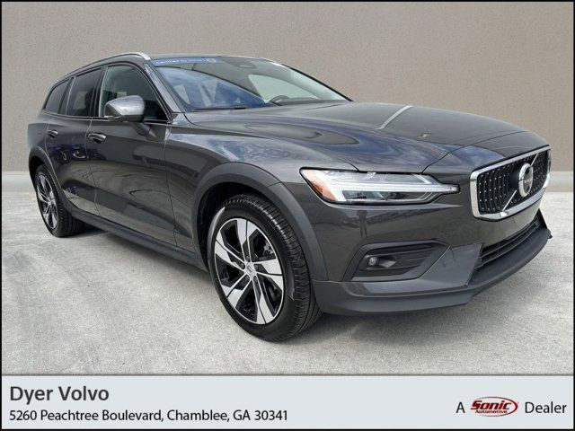 2024 Volvo V60 Cross Country Plus