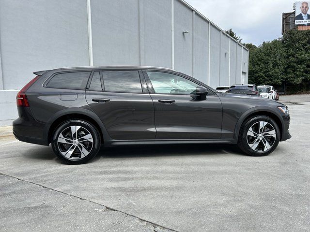 2024 Volvo V60 Cross Country Plus