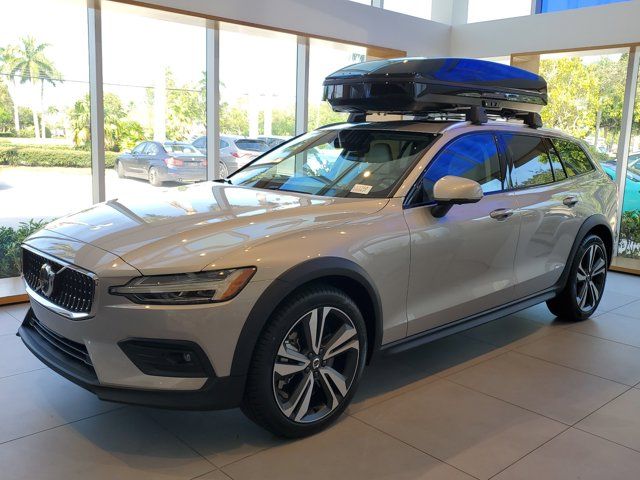 2024 Volvo V60 Cross Country Plus