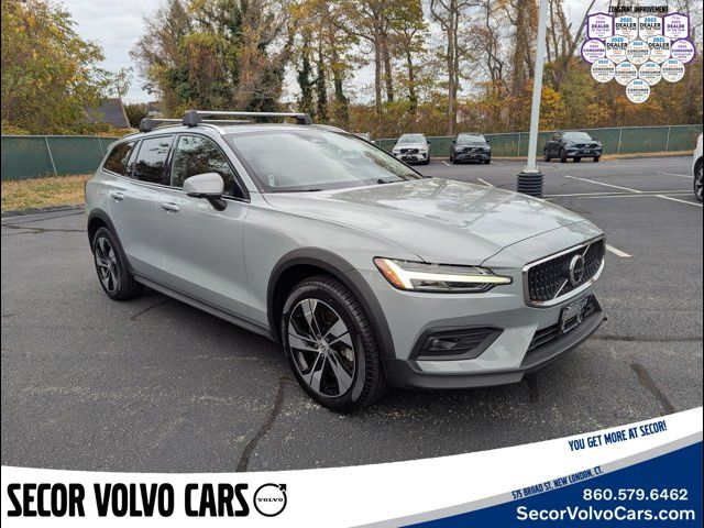 2024 Volvo V60 Cross Country Plus