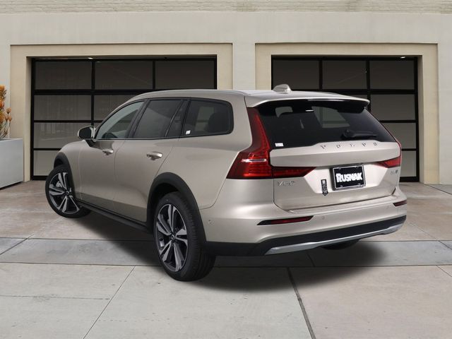 2024 Volvo V60 Cross Country Plus