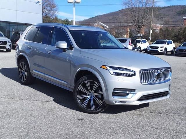 2024 Volvo XC90 Plus Bright Theme