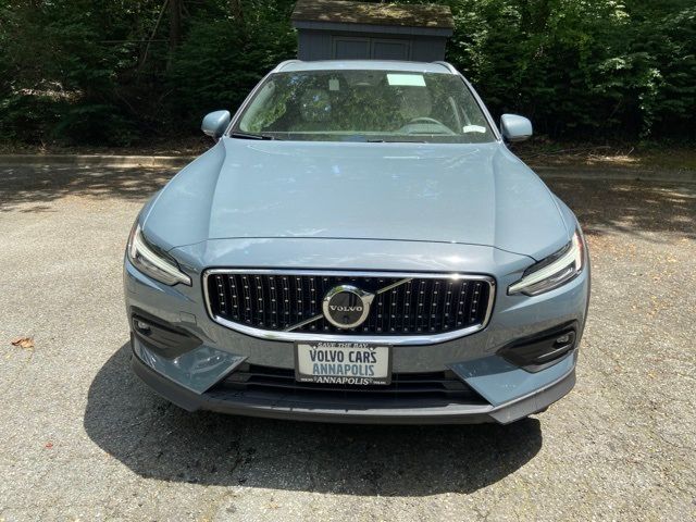 2024 Volvo V60 Cross Country Ultimate