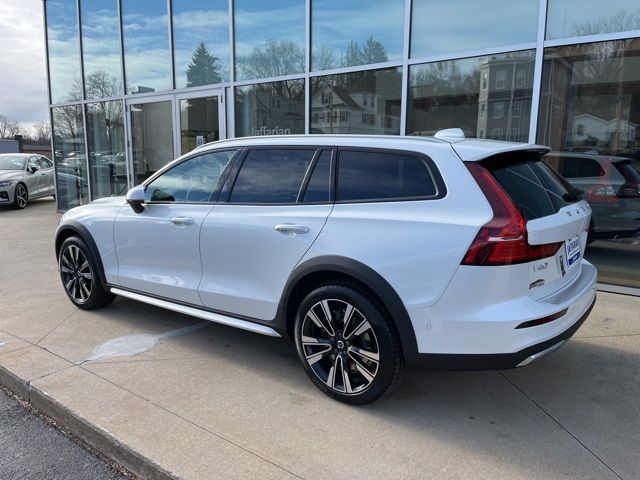 2024 Volvo V60 Cross Country Ultimate