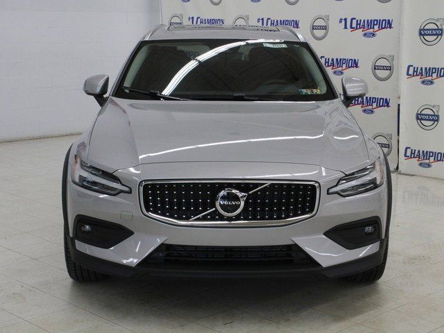 2024 Volvo V60 Cross Country Ultimate