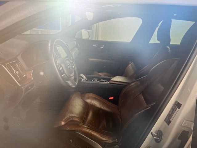 2024 Volvo V60 Cross Country Ultimate