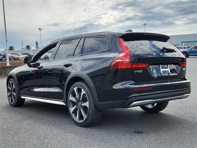 2024 Volvo V60 Cross Country Ultimate