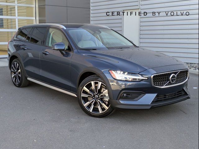 2024 Volvo V60 Cross Country Ultimate